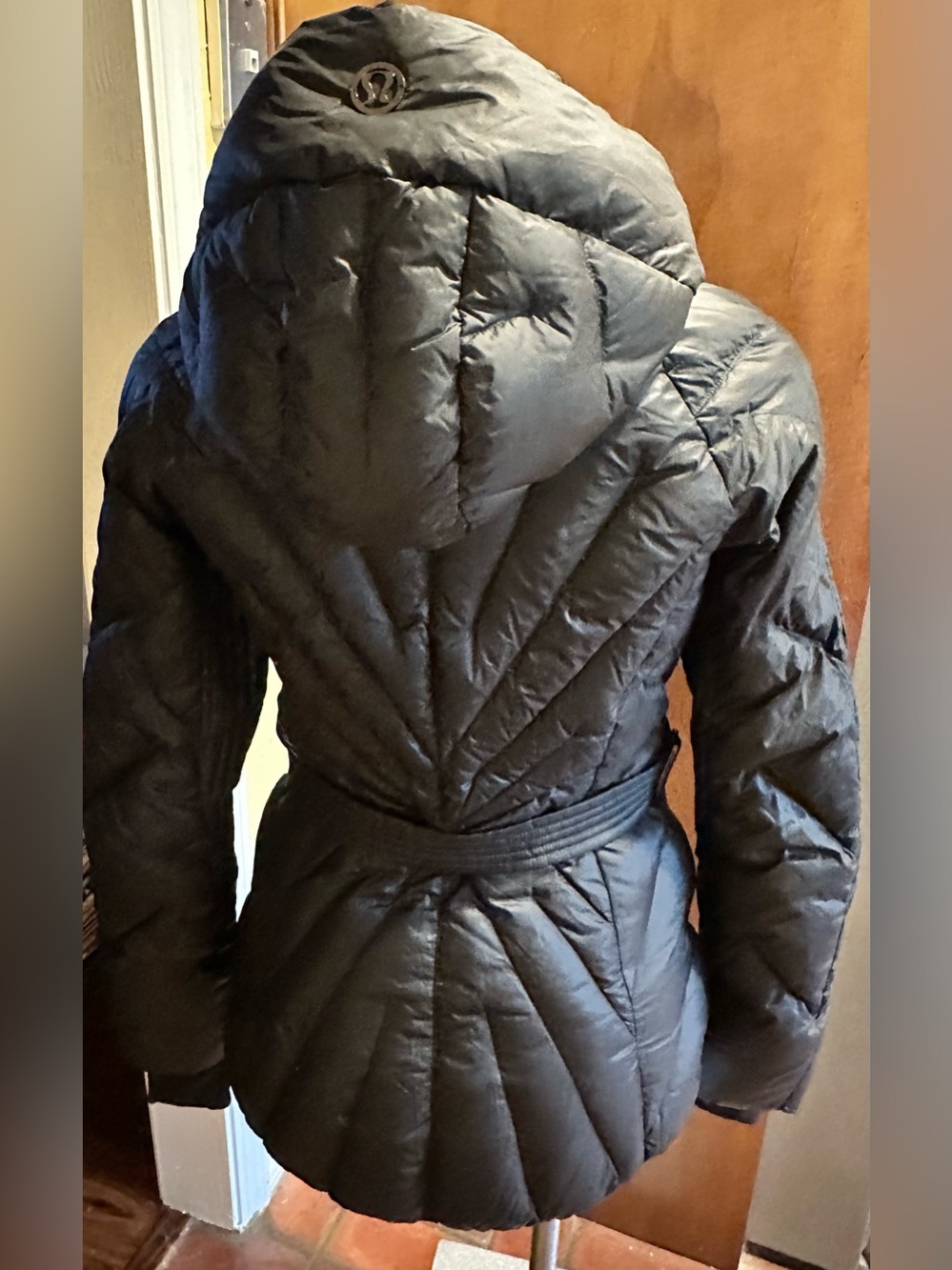 Vintage LULULEMON GET DOWN Jacket Size 8
Black Down Puffer Coat - Picture 2 of 12